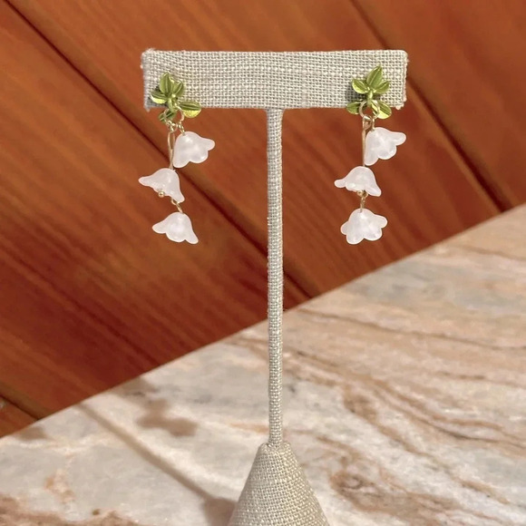 Boutique Jewelry - Post Style Frosted Lily of The Valley and Enamel Leaves Dangle Earrings Gold